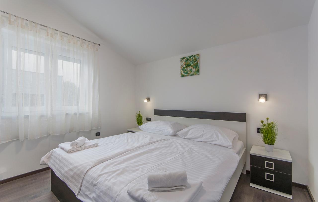 Silver Holiday House Vrvari Kültér fotó