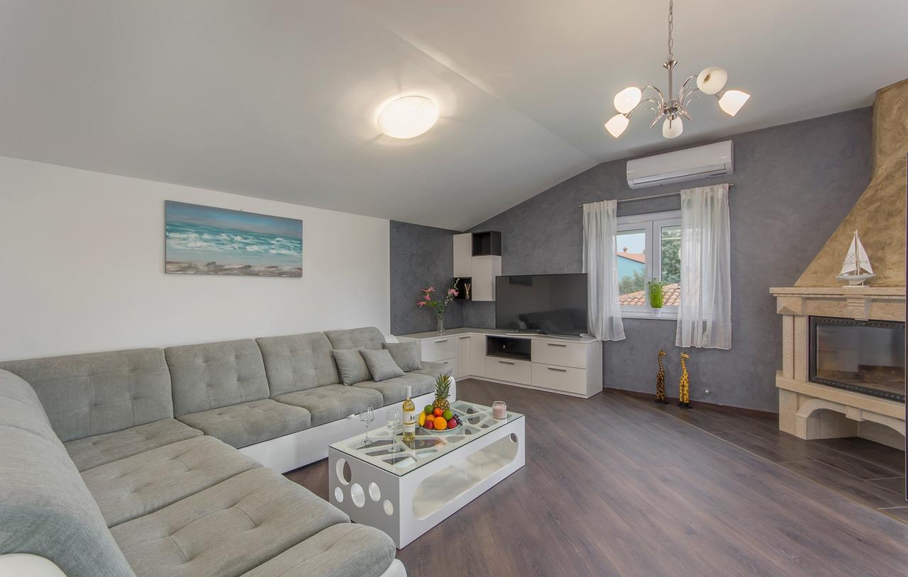 Silver Holiday House Vrvari Kültér fotó